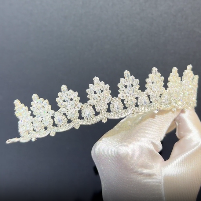 Glam Zircon Tiara